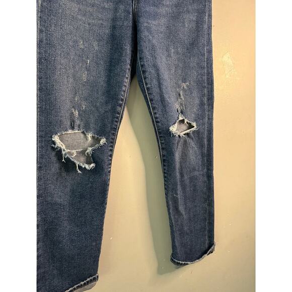 Levi’s women’s wedgie straight distressed knee jeans size 26 - Picture 2 of 8